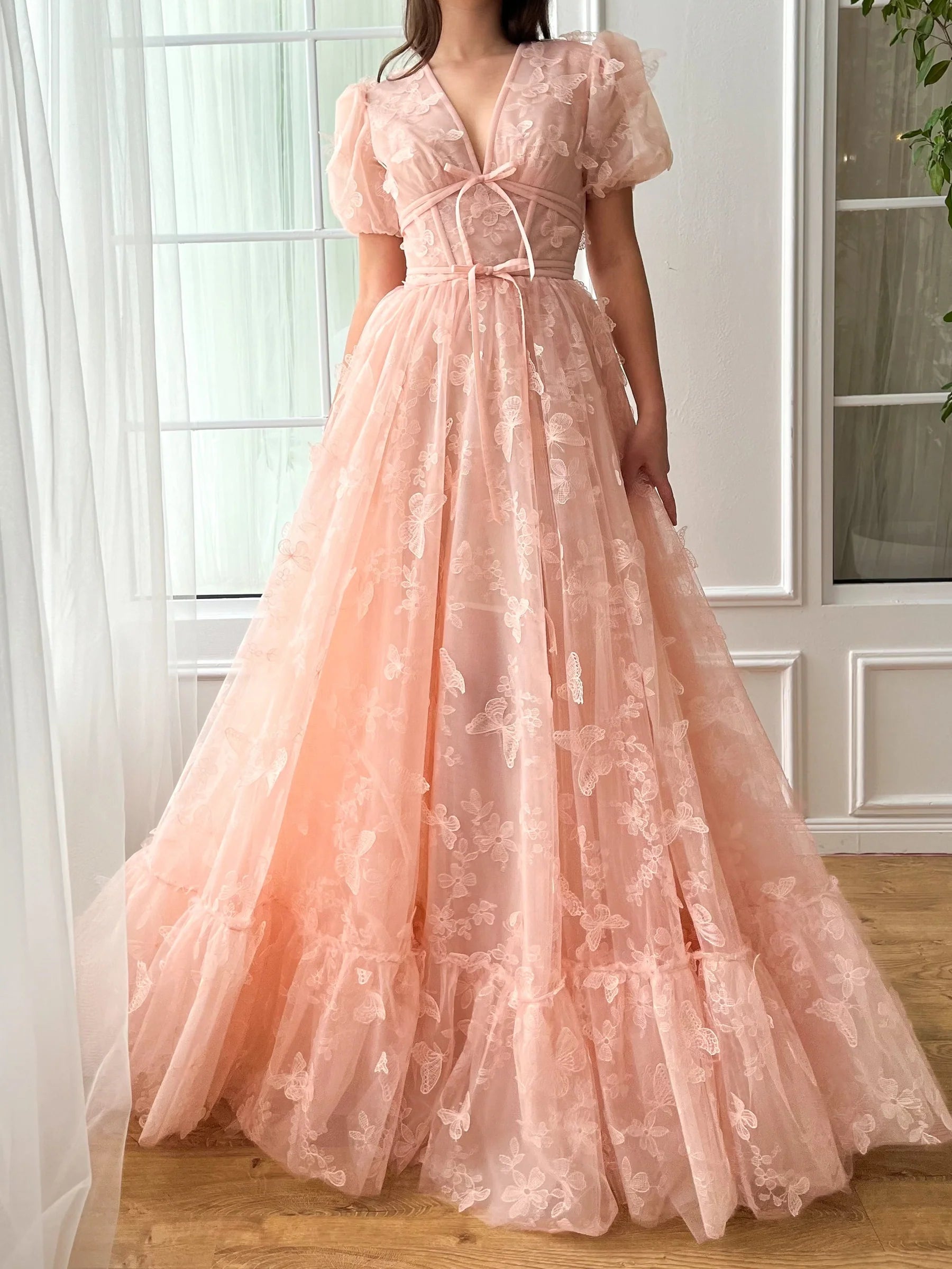 Robe de bal de fin d'année trapèze/princesse, col en V, manches courtes, longueur au sol